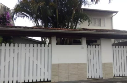 Sobrado com 4 dormitórios à venda, 140 m² por R$ 390,000 - Jd Rio Santos - Caraguatatuba/SP